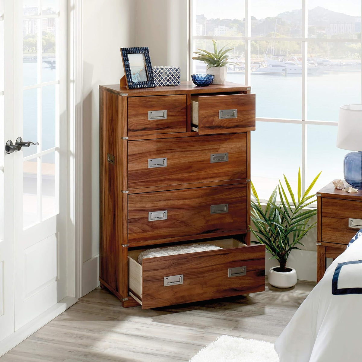 5 Drawer Dresser M99361