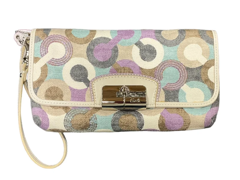 Wristlet Designer Coach, Size Medium