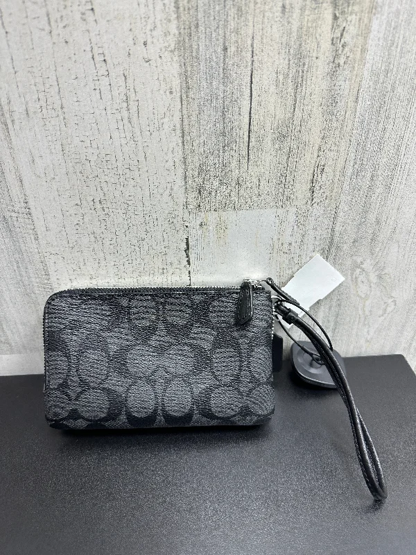 Wristlet By Coach  Size: Medium