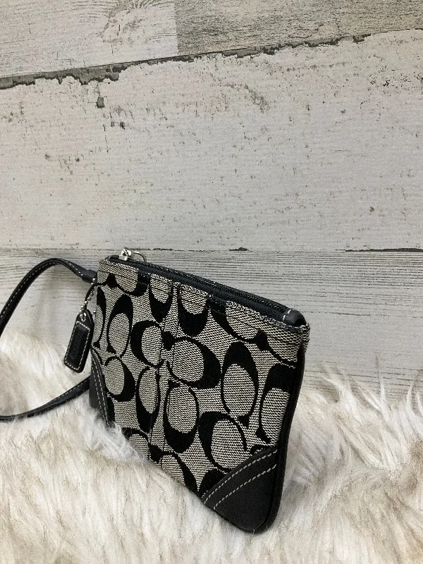 Wristlet By Coach  Size: Small